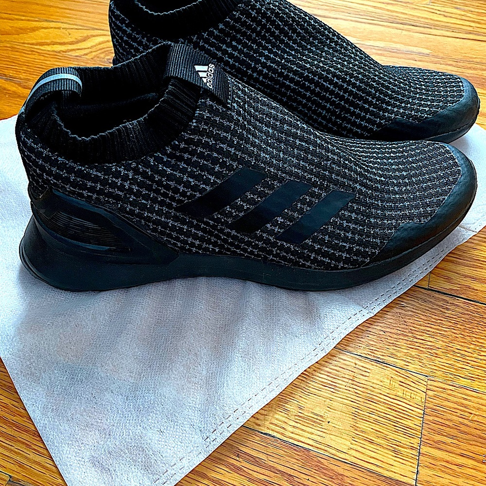 Adidas RapidaRun Sneakers- kids size 6 1/2